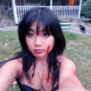 Meet your Posher, Mia